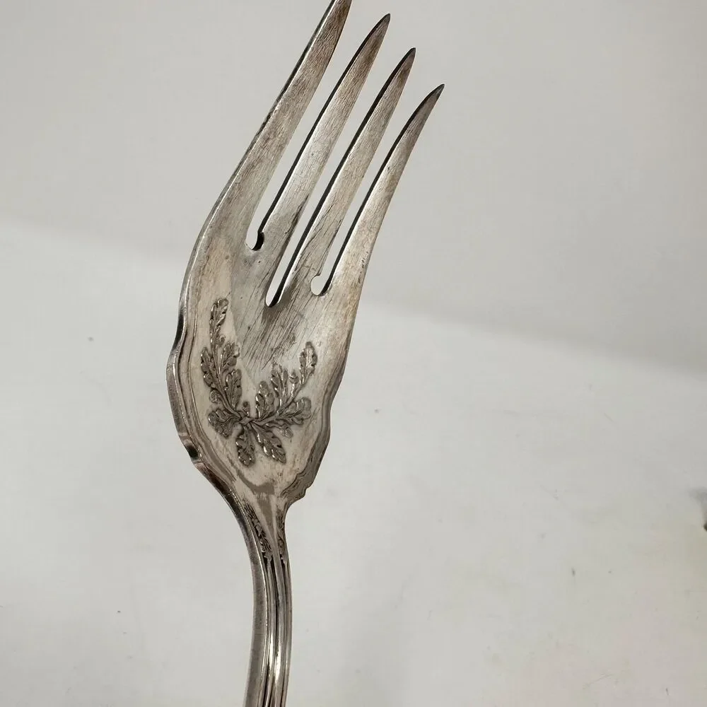 Wm Rogers & Son AA Silverplate Fair Oak Berry Serving Fork Antique 1913 Flatware